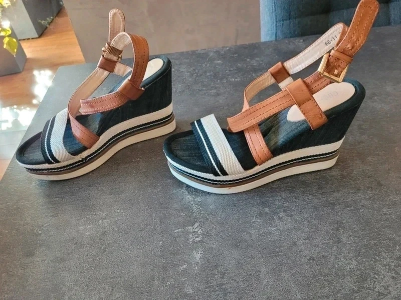 Sandalias de tacón talla 39 CHC- Shoes – photo 4